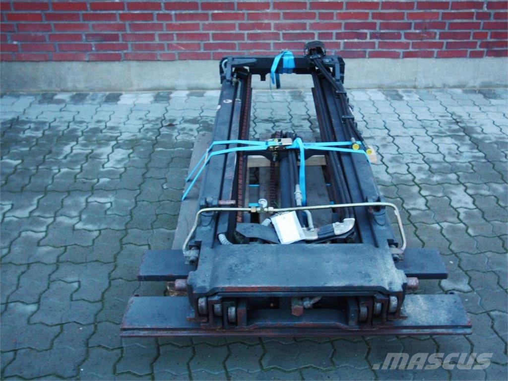 Linde 162.92571428571 Mástiles
