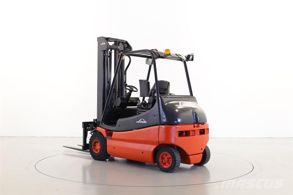 Linde E25-02 Electric forklifts