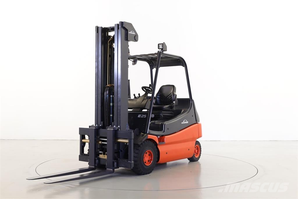 Linde E25-02 Electric forklifts