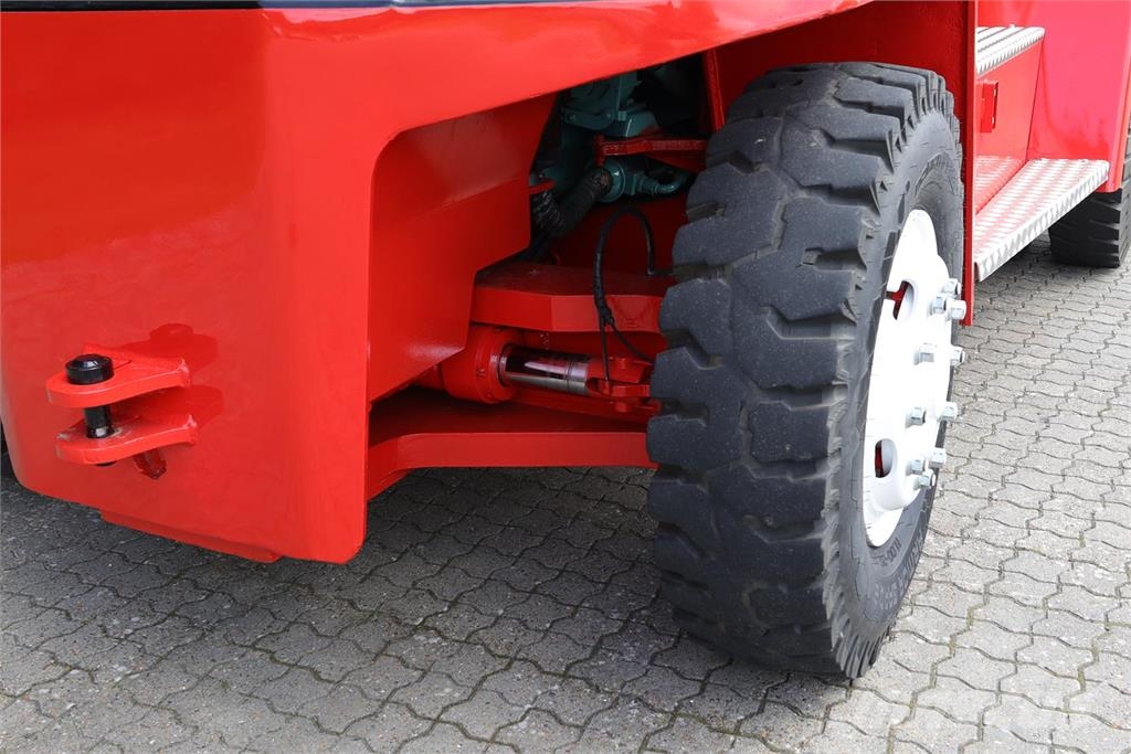 Svetruck 13,6 60 32 Dīzeļa autoiekrāvēji