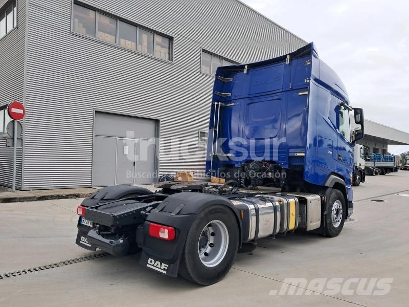 DAF XG530FT EQUIPO HIDRAULICO Sadulveokid