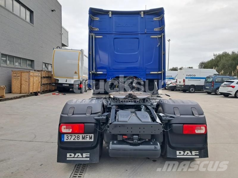 DAF XG530FT EQUIPO HIDRAULICO Sadulveokid