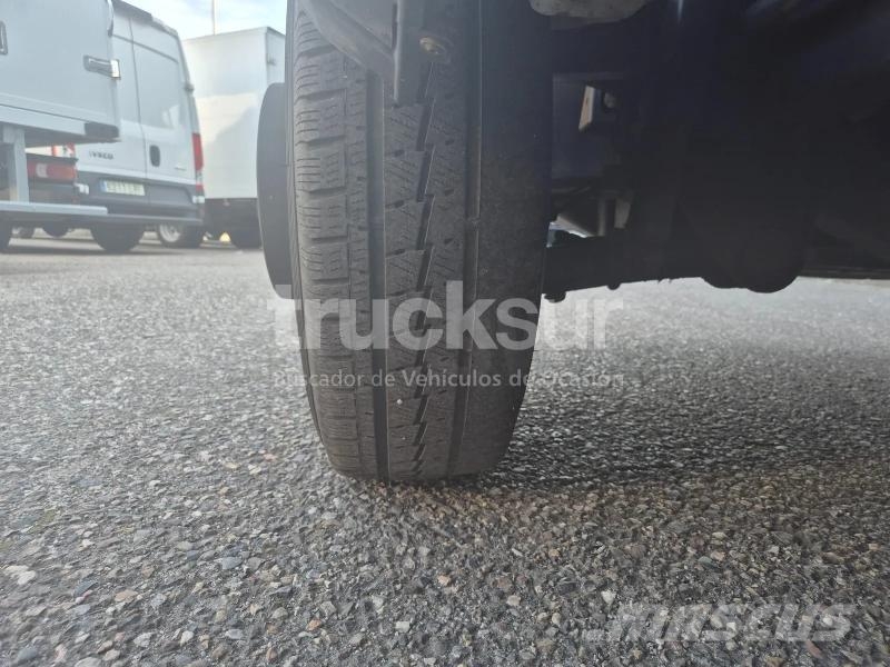 Iveco 70C18 Kapali kasa kamyonlar