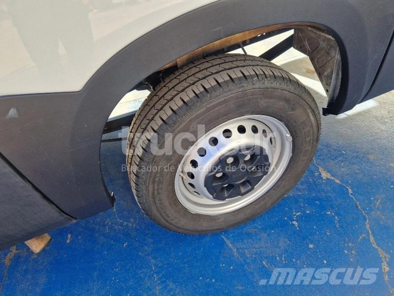 Iveco DAILY 35S16 12M3 Furgonetas de caja cerrada