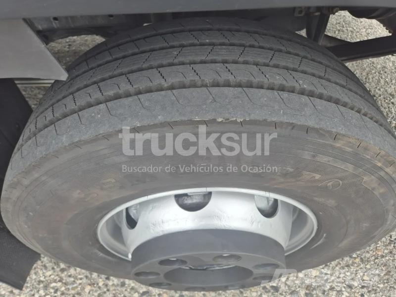 Iveco EUROCARGO 140E 250 Camiones de caja de lona