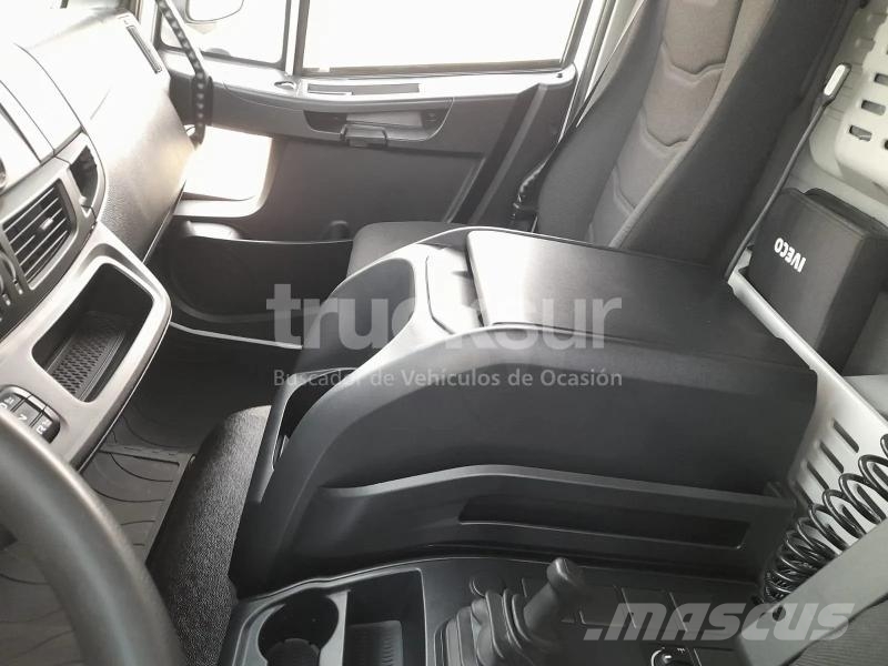 Iveco EUROCARGO 140E 250 Camiones de caja de lona