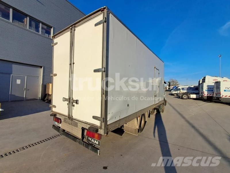 MAN 8.224 LLC Camiones caja cerrada