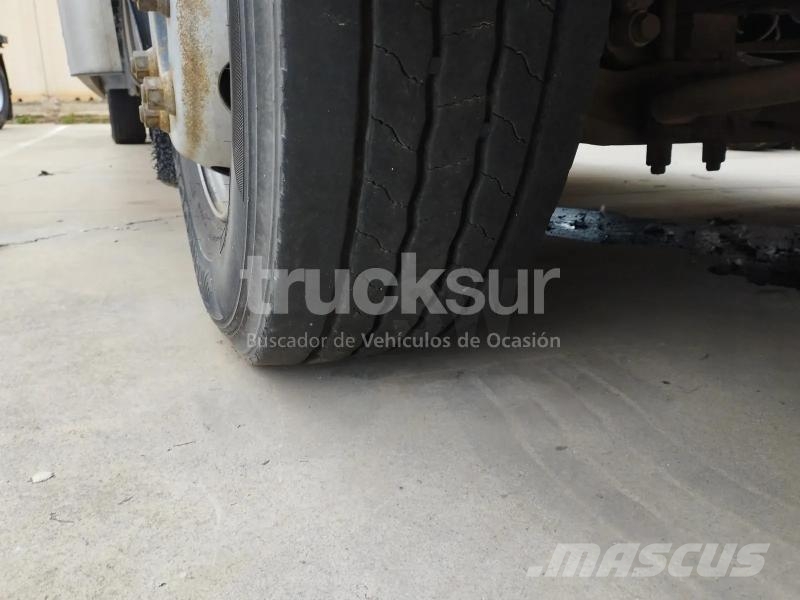 Renault 270 16C Camiones de caja de lona