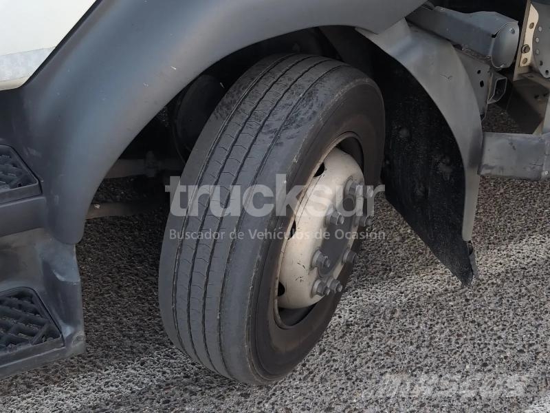 Renault D12.240 Camion frigorifique