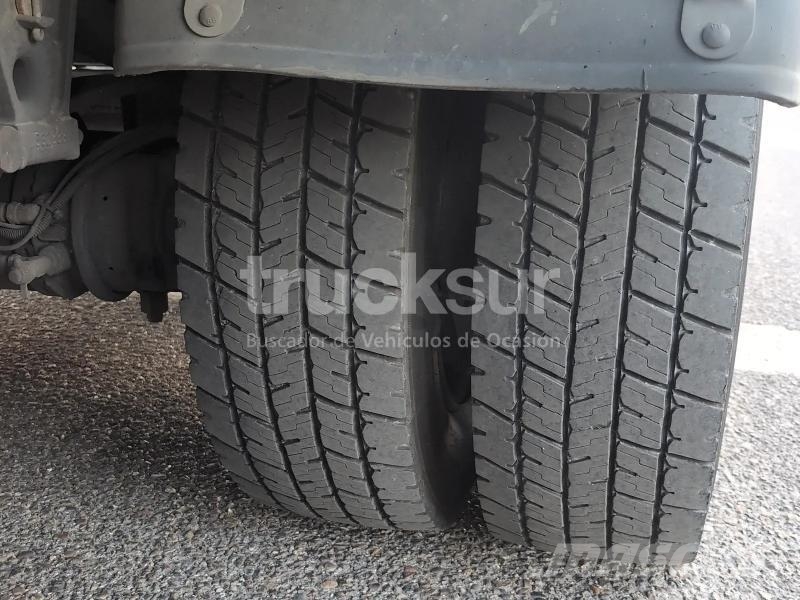 Renault D12.240 Camion frigorifique