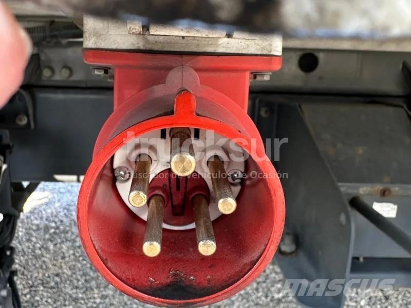 Renault D240.14 شاحنات بدرجة حرارة قابلة للضبط