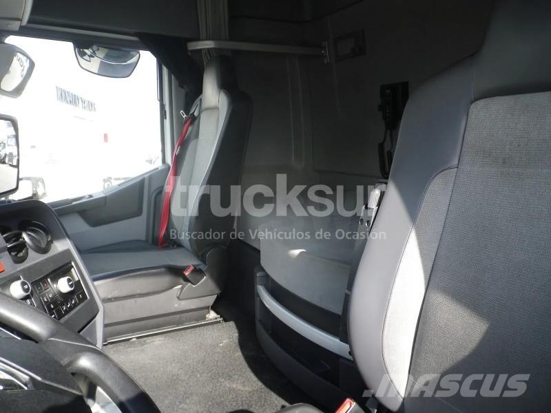 Renault T440 SLEEPER CAB ADR 牵引车