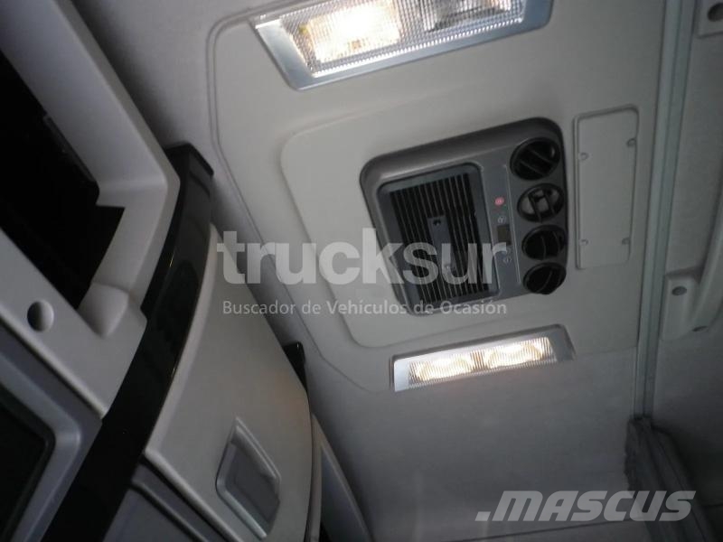Renault T440 SLEEPER CAB ADR 牵引车