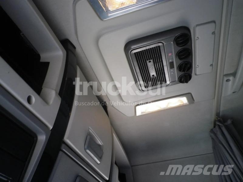 Renault T440 SLEEPER CAB 牵引车