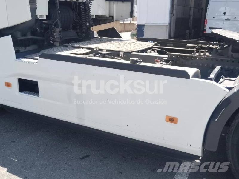 Renault T480 SLEEPER CAB Trekkers