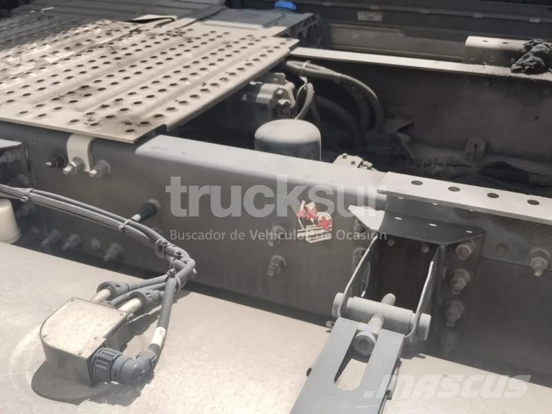 Renault T480 SLEEPER CAB Trekkers