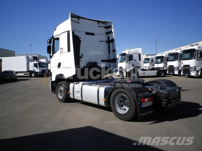 Renault T520 HIGH SLEEPER CAB 牵引车