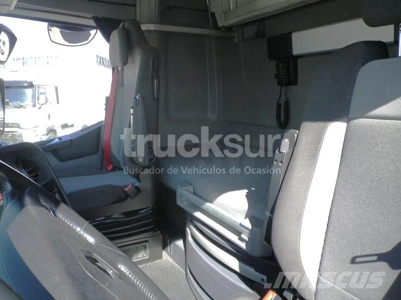 Renault T520 HIGH SLEEPER CAB 牵引车