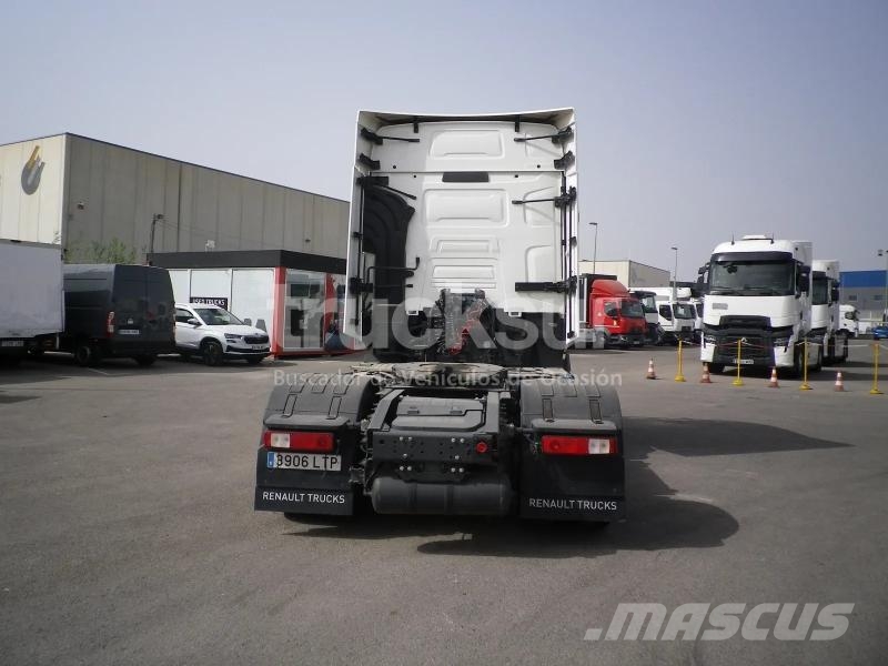 Renault T520 HIGH SLEEPER CAB EVO Autotractoare