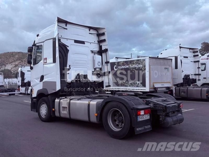 Renault T520 HIGH SLEEPER CAB 牵引车