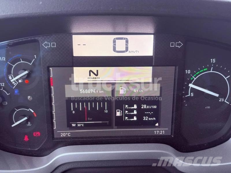 Renault T520 HIGH SLEEPER CAB 牵引车