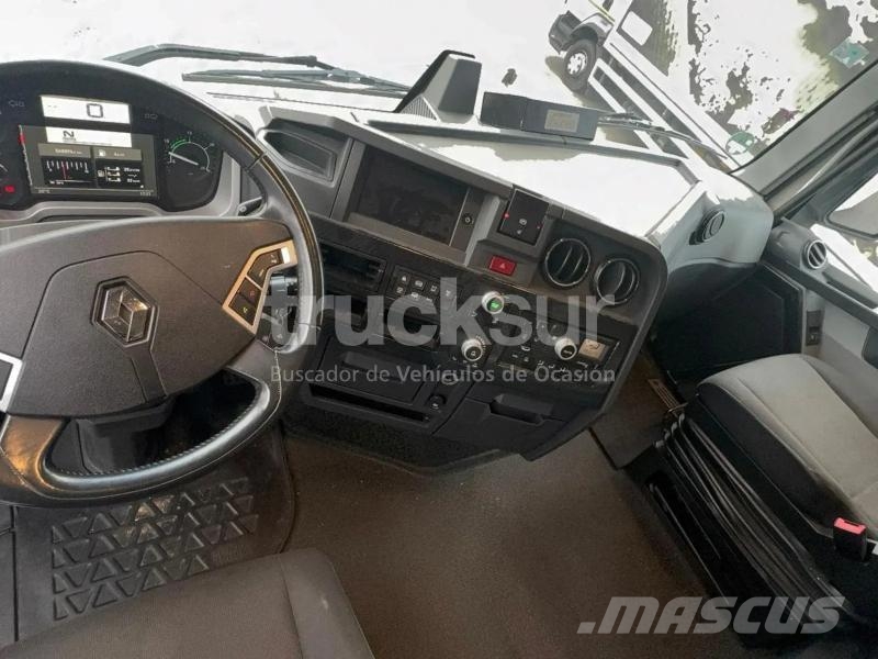 Renault T520 HIGH SLEEPER CAB 牵引车