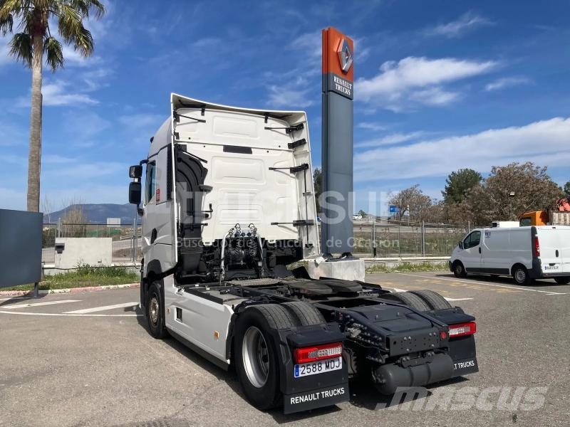 Renault T520 HIGH SLEEPER CAB 牵引车