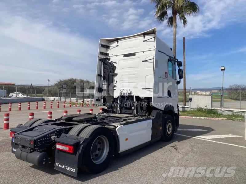 Renault T520 HIGH SLEEPER CAB 牵引车