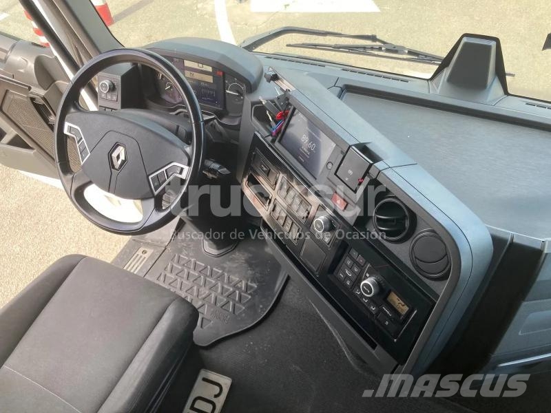 Renault T520 HIGH SLEEPER CAB 牵引车