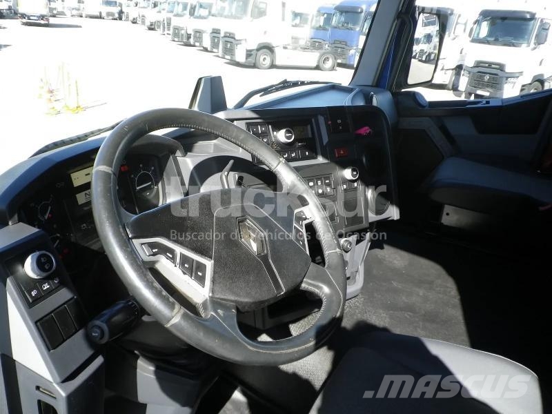 Renault T520 NIGHT & DAY CAB 牵引车