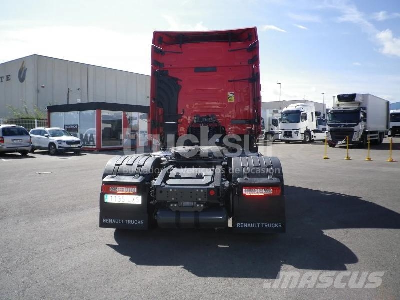 Renault T520 SLEEPER CAB Truck Tractor Units