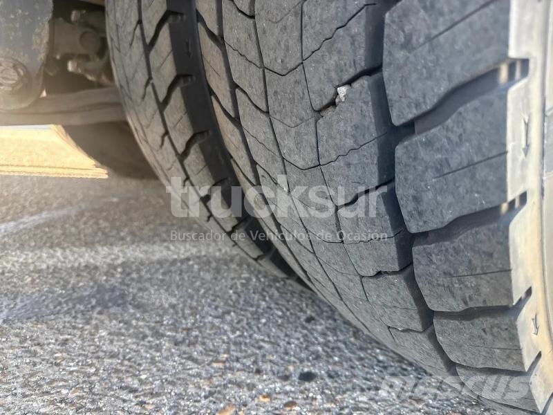 Scania P280.18 LONA Camiones de caja de lona