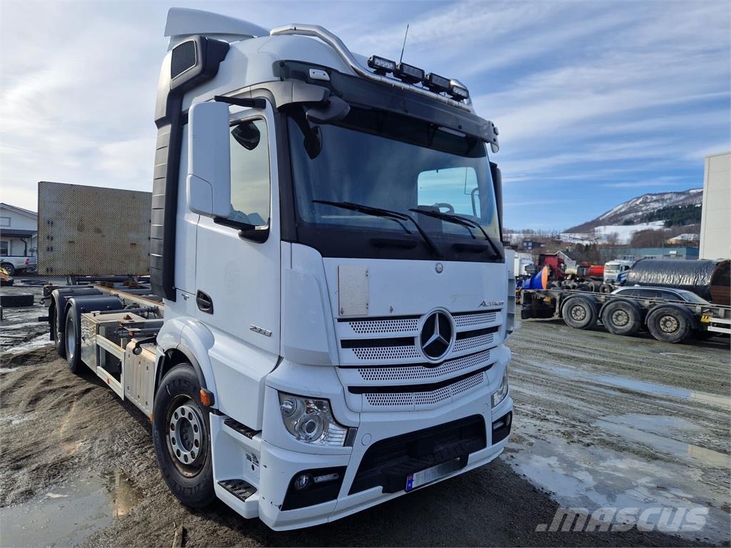 Mercedes-Benz Actros 2553 Chassis and suspension