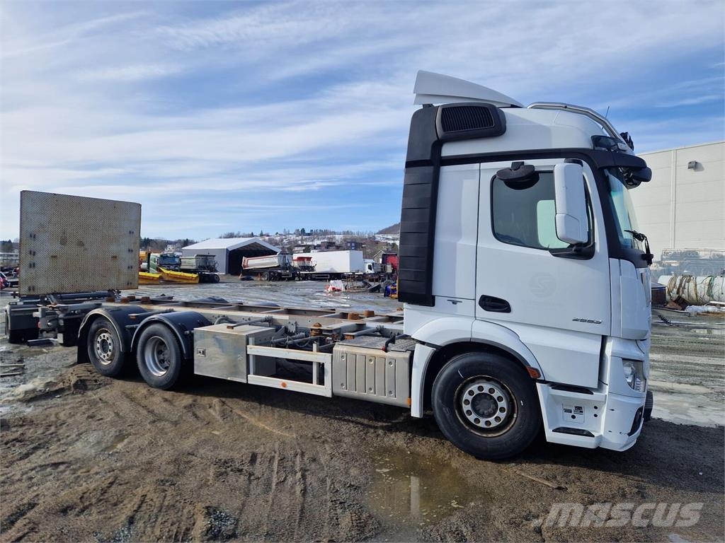 Mercedes-Benz Actros 2553 Chassis and suspension