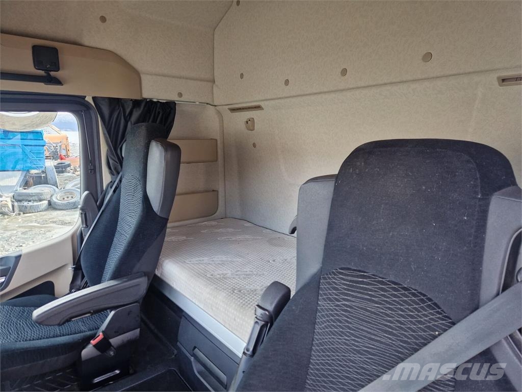 Mercedes-Benz Actros 2553 Chassis and suspension