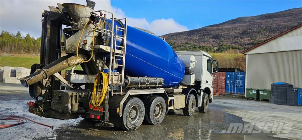 Mercedes-Benz Arocs 3253 شاحنات خرسانة