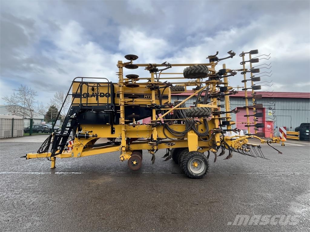 Claydon 8M TRAILED ماكينات زراعية - غير ذلك