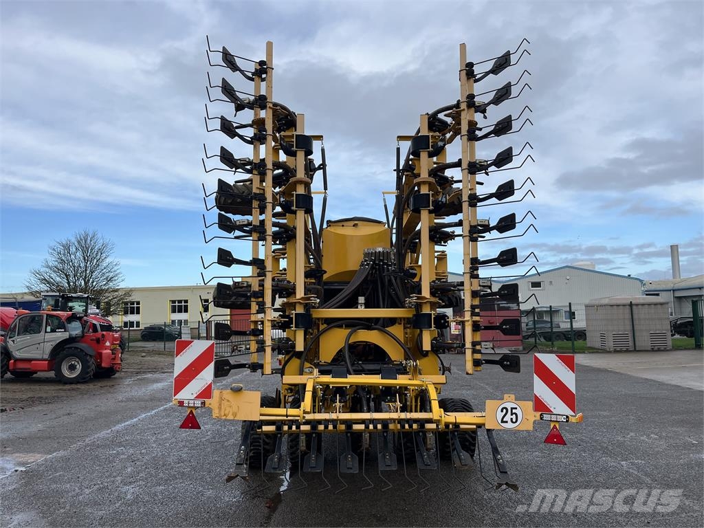 Claydon 8M TRAILED ماكينات زراعية - غير ذلك