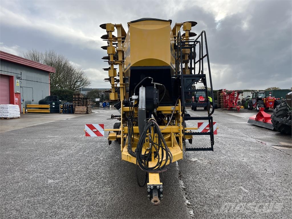 Claydon 8M TRAILED ماكينات زراعية - غير ذلك