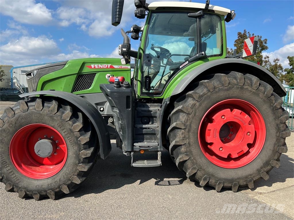 Fendt 728 VARIO Tractoren