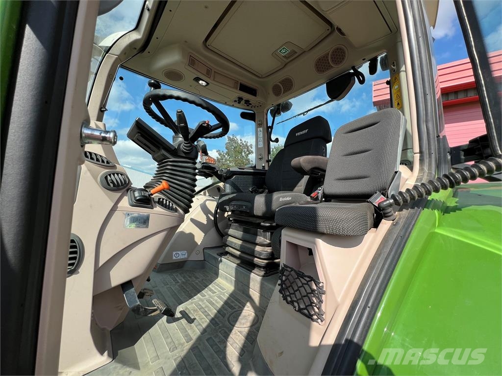 Fendt 728 VARIO Tractoren
