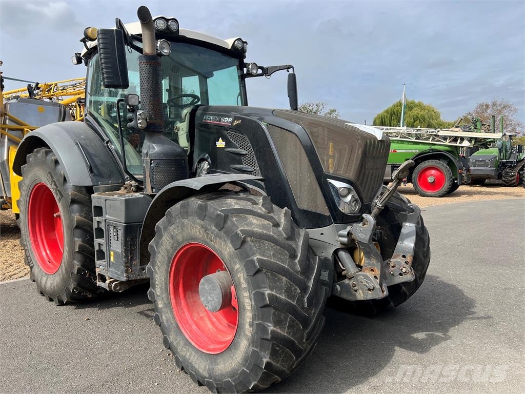 Fendt 828 VARIO Трактори