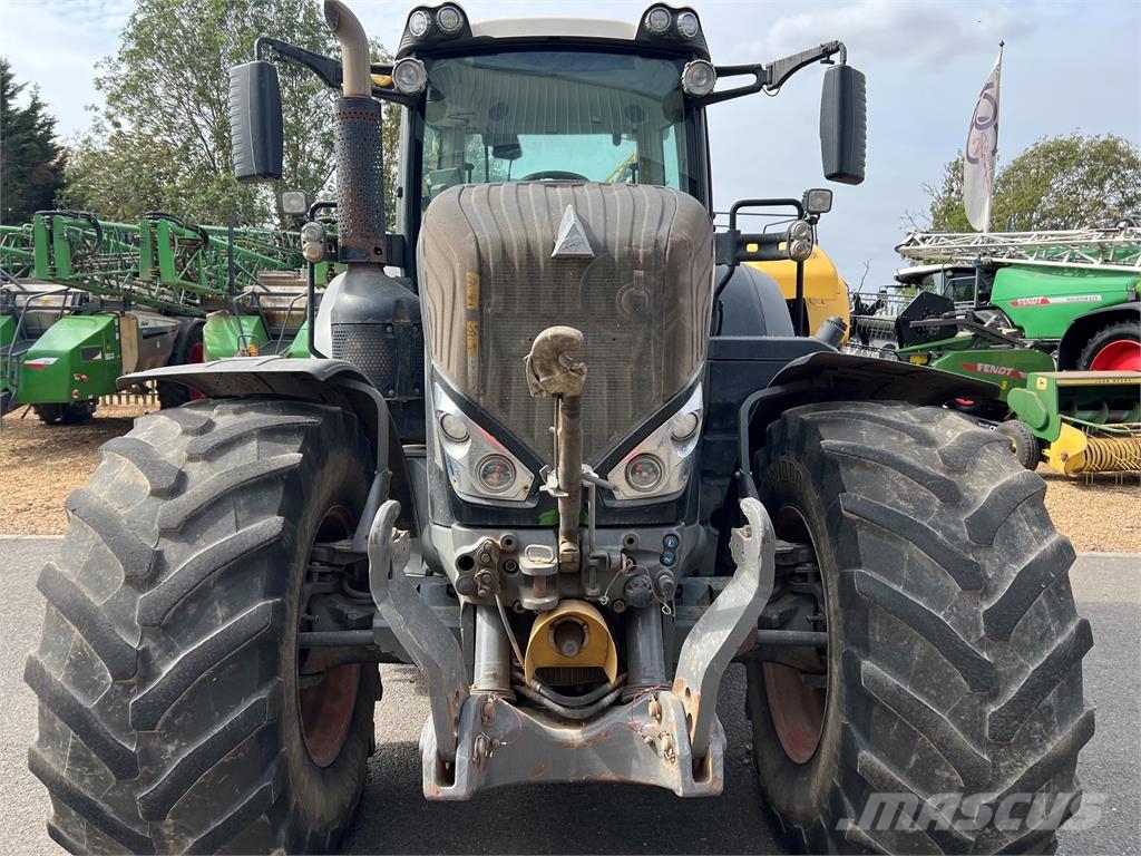 Fendt 828 VARIO Трактори