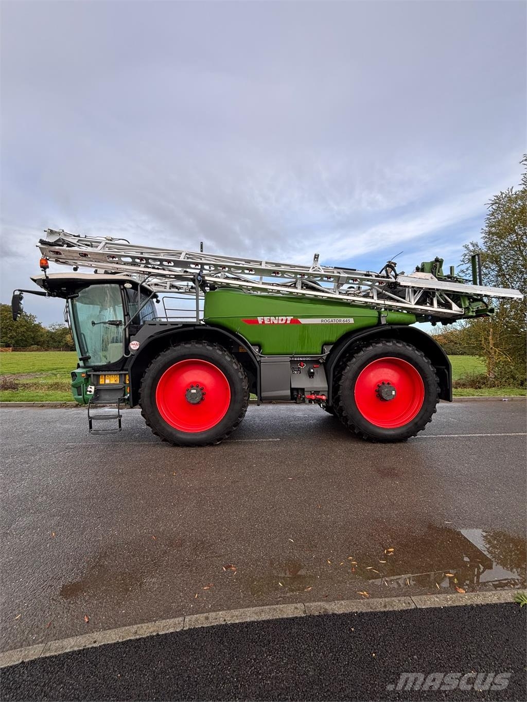 Fendt RG645 牽引型スプレイヤー