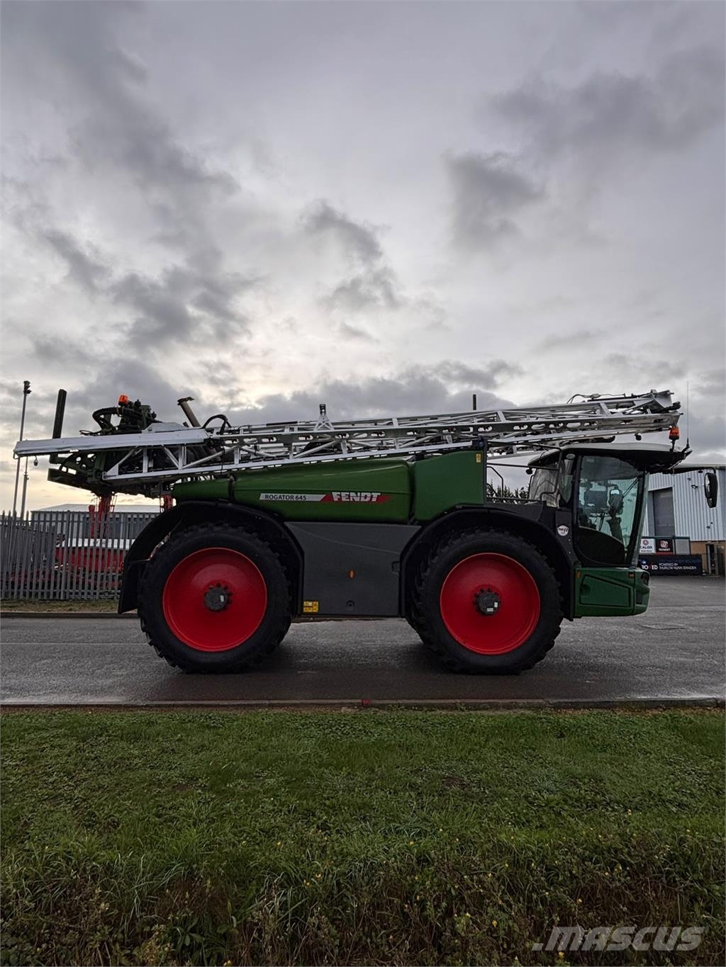Fendt RG645 牽引型スプレイヤー
