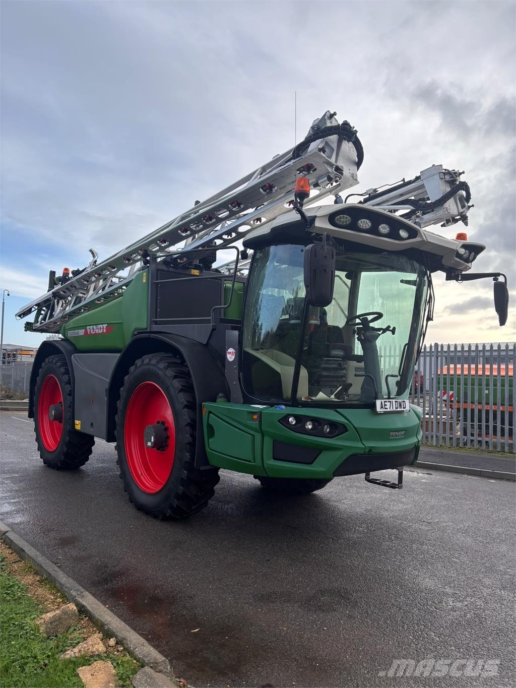 Fendt RG645 牽引型スプレイヤー