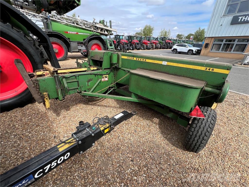 John Deere 346 Presse quadre