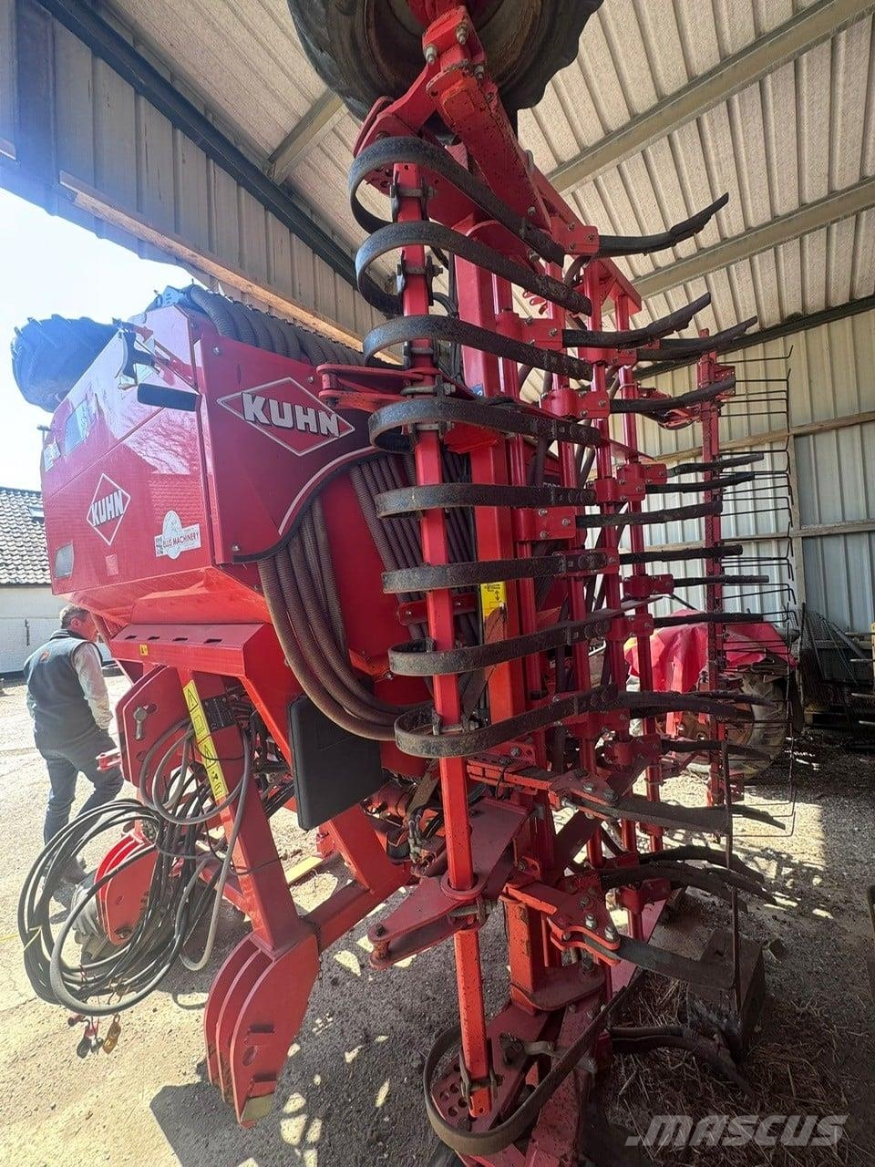 Kuhn MEGANT 600 Farm machinery