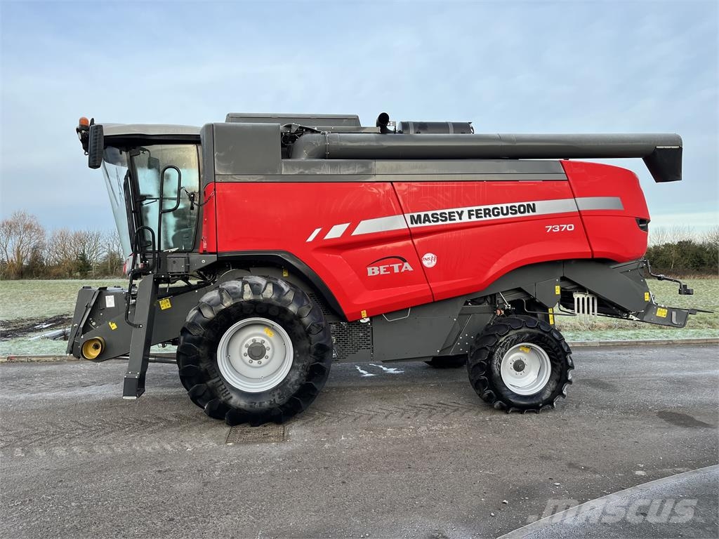 Massey Ferguson MF7370 Maaidorsmachines