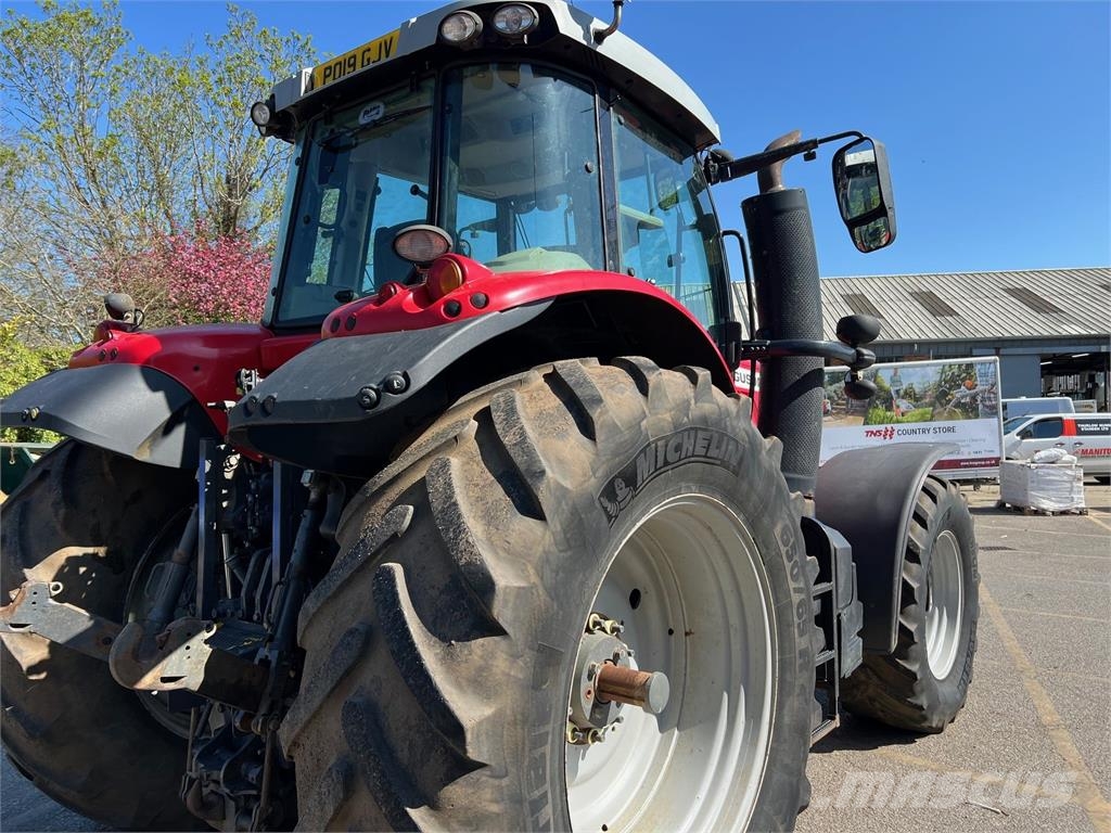 Massey Ferguson MF7724 Tractors